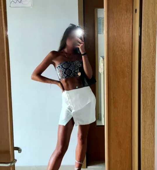 Dilara, 27