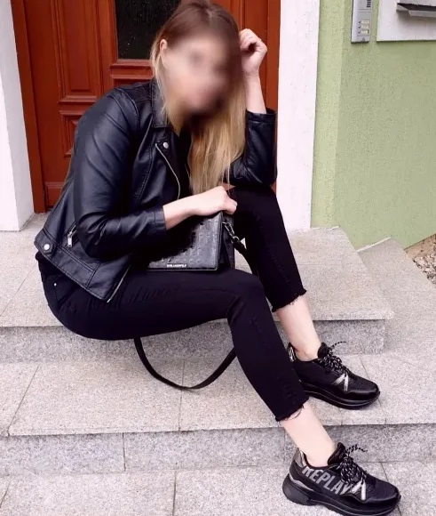 Hannah, 37