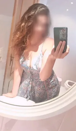 Isabell, 25